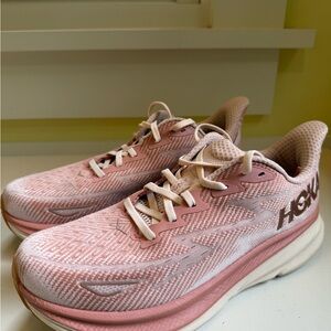 Hoka Clifton 9 (like new)